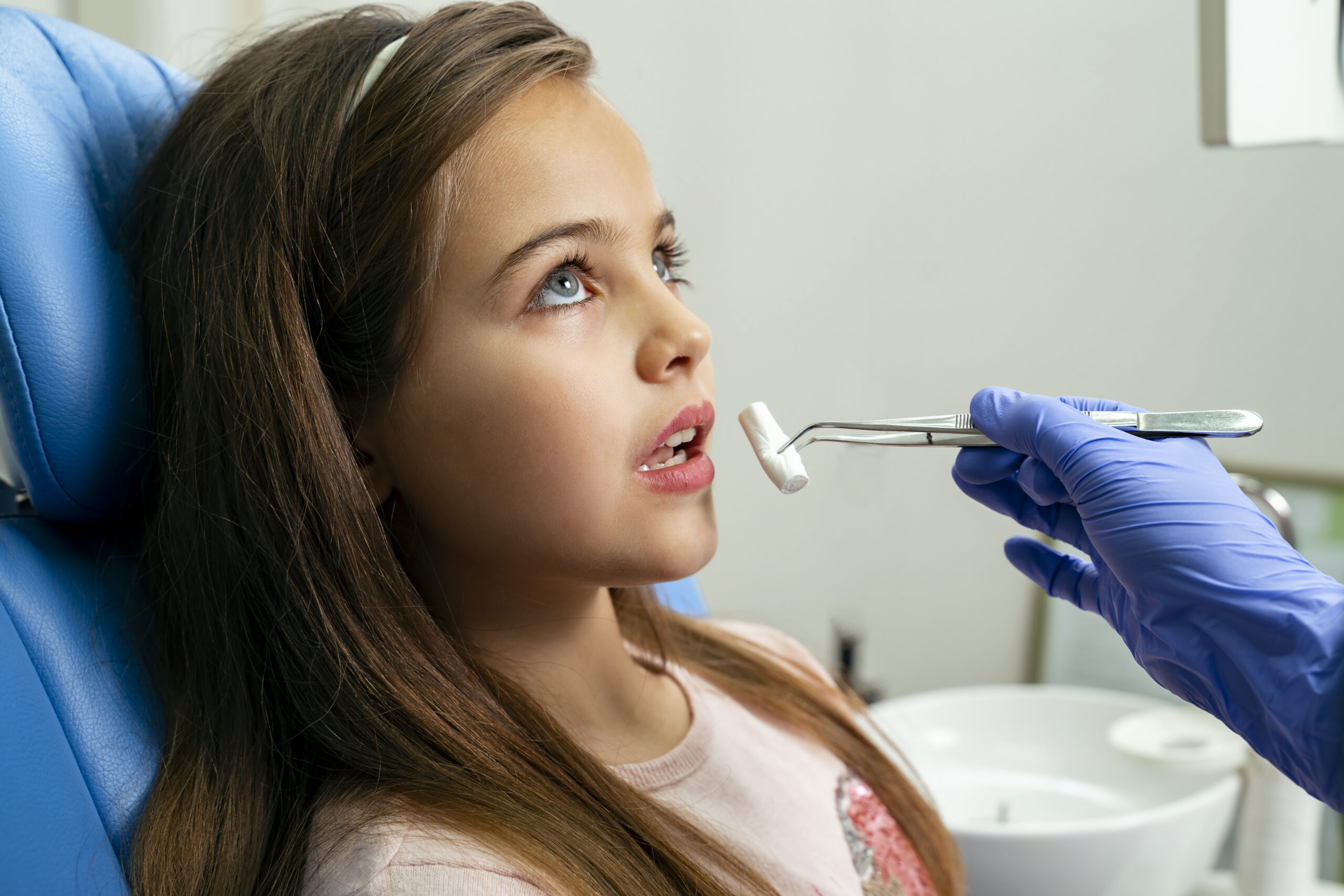 baby-tooth-extraction